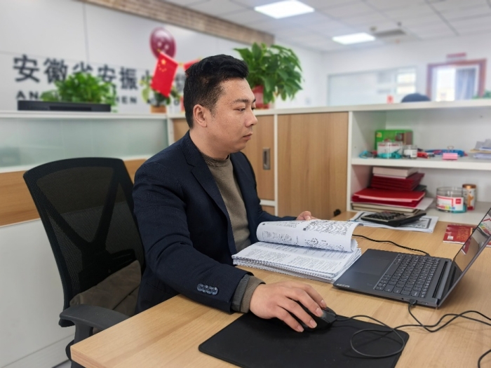 【开门红·暖流】雪中送薪暖民心